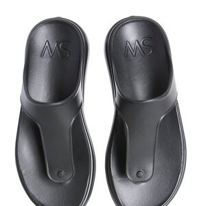 STUART WEITZMAN
STUFLEX T-STRAP SLIDE SANDALS IN EVA
 size s\m 6.5